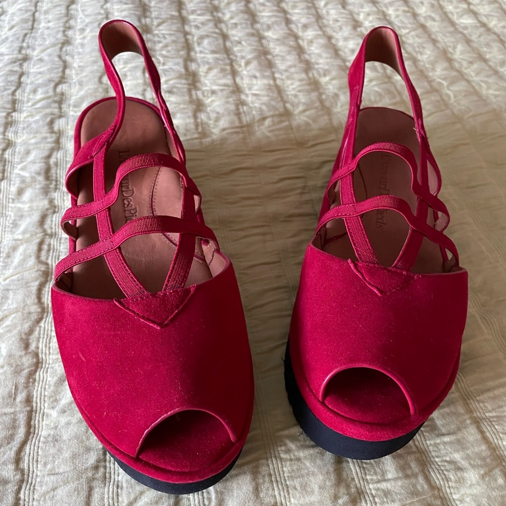 L’AmourDesPieds red suede sandal